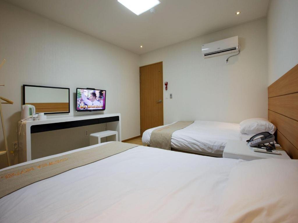 Ewha Hotel Jeju Extérieur photo