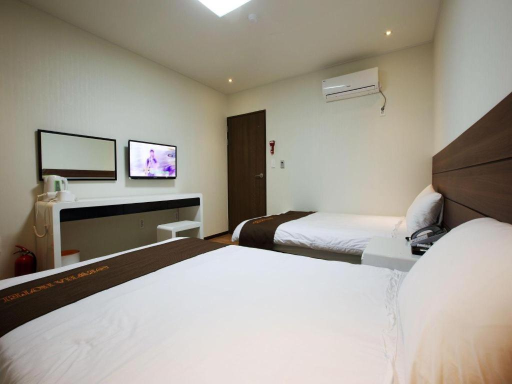 Ewha Hotel Jeju Extérieur photo