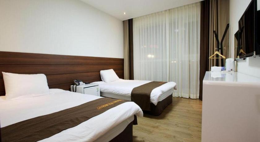 Ewha Hotel Jeju Extérieur photo